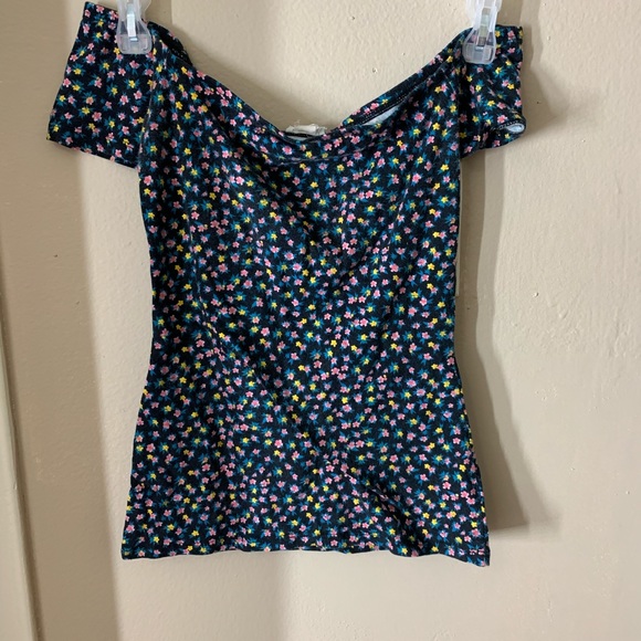 Clothes - Picture 3 of 8